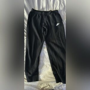nike sweatpants size medium